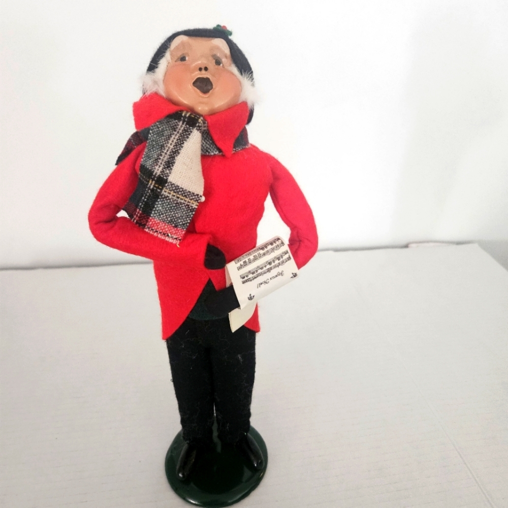 Byers' Choice Vintage 1989 Man Caroler With music sheet